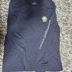 Vineyard vine graphic long sleeve